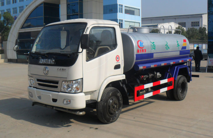 關于程力灑水車養(yǎng)護