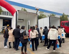 真發(fā)泡聚氨酯冷藏車，一車能頂兩車用